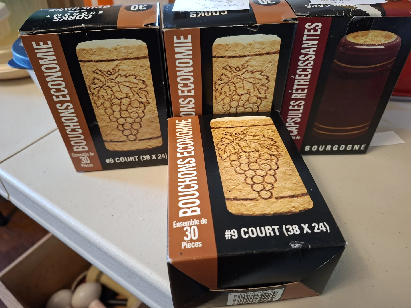 Economy Wine Corks #9 short (76)  shrink wraps 32