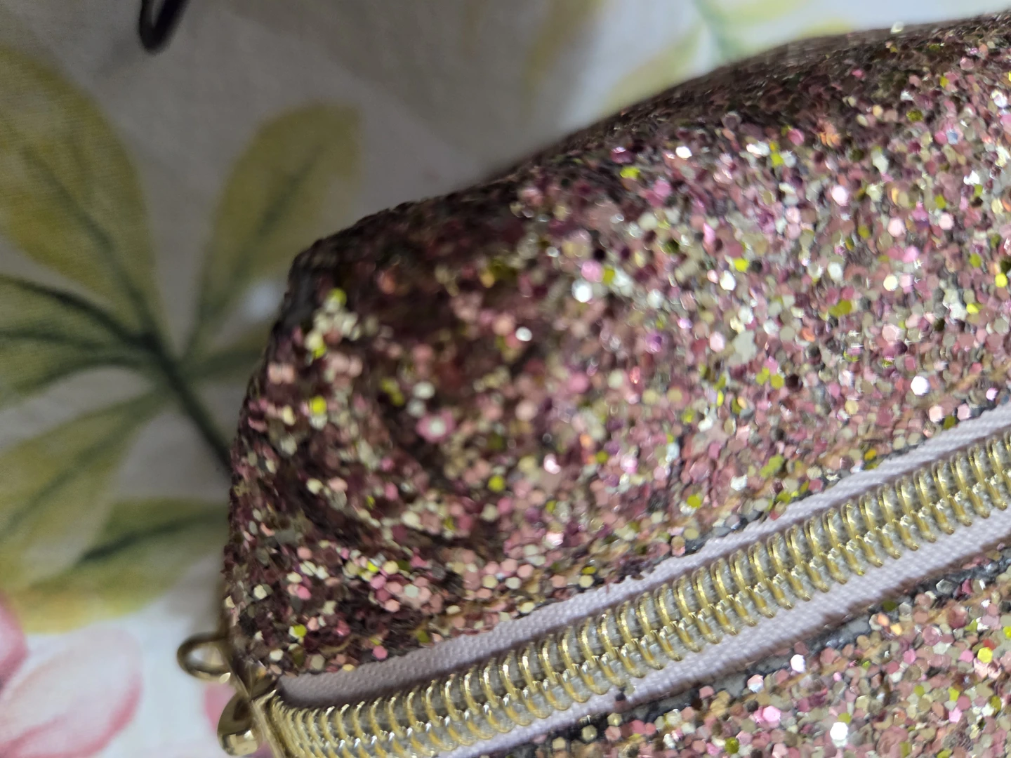 Bath & Body Works glitter cosmetic bag - photo 4