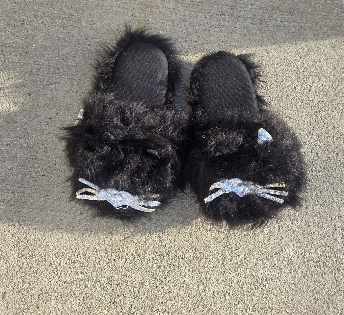 Sole mates Black Cat Slippers Size L