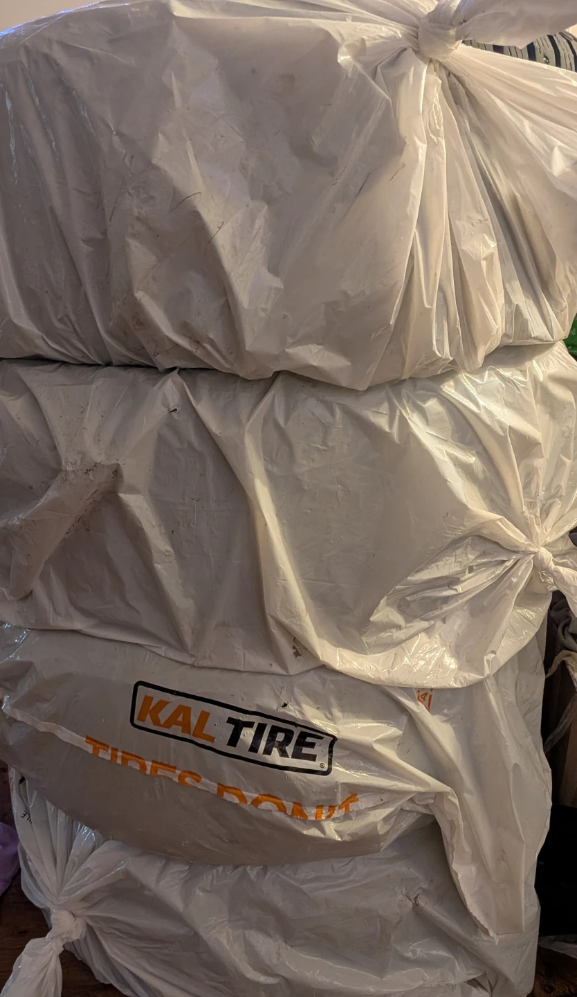 4 Nokian Hakkapeliitta Winter Tires 255/45R20 - photo 2