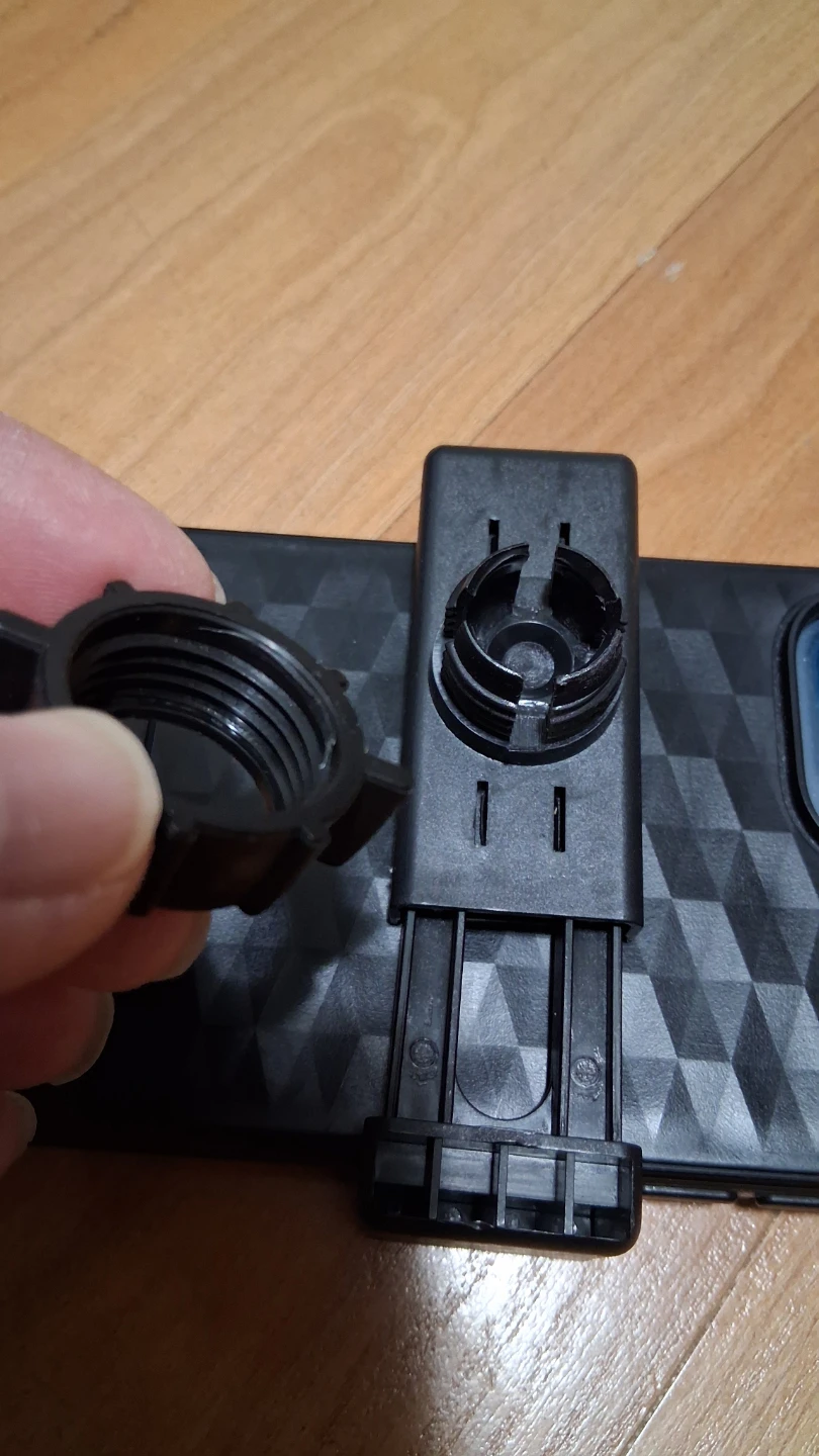 phone holder with universal 17mm socket - photo 4