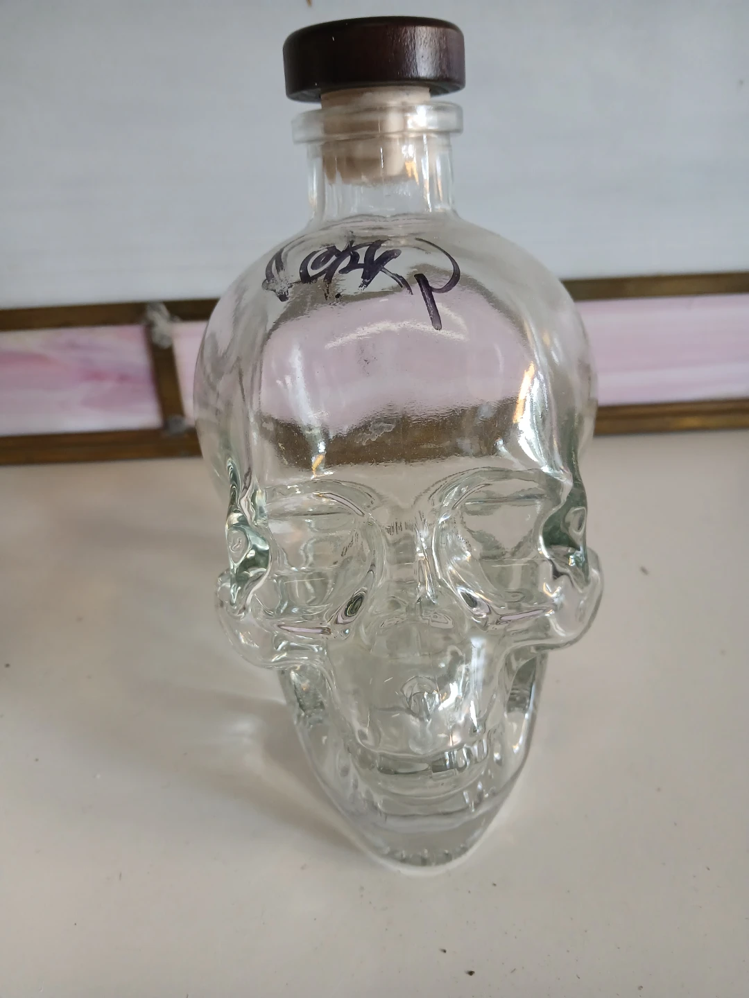 Empty Crystal Skull Bottle signed twice by Dan Akroyd - photo 3