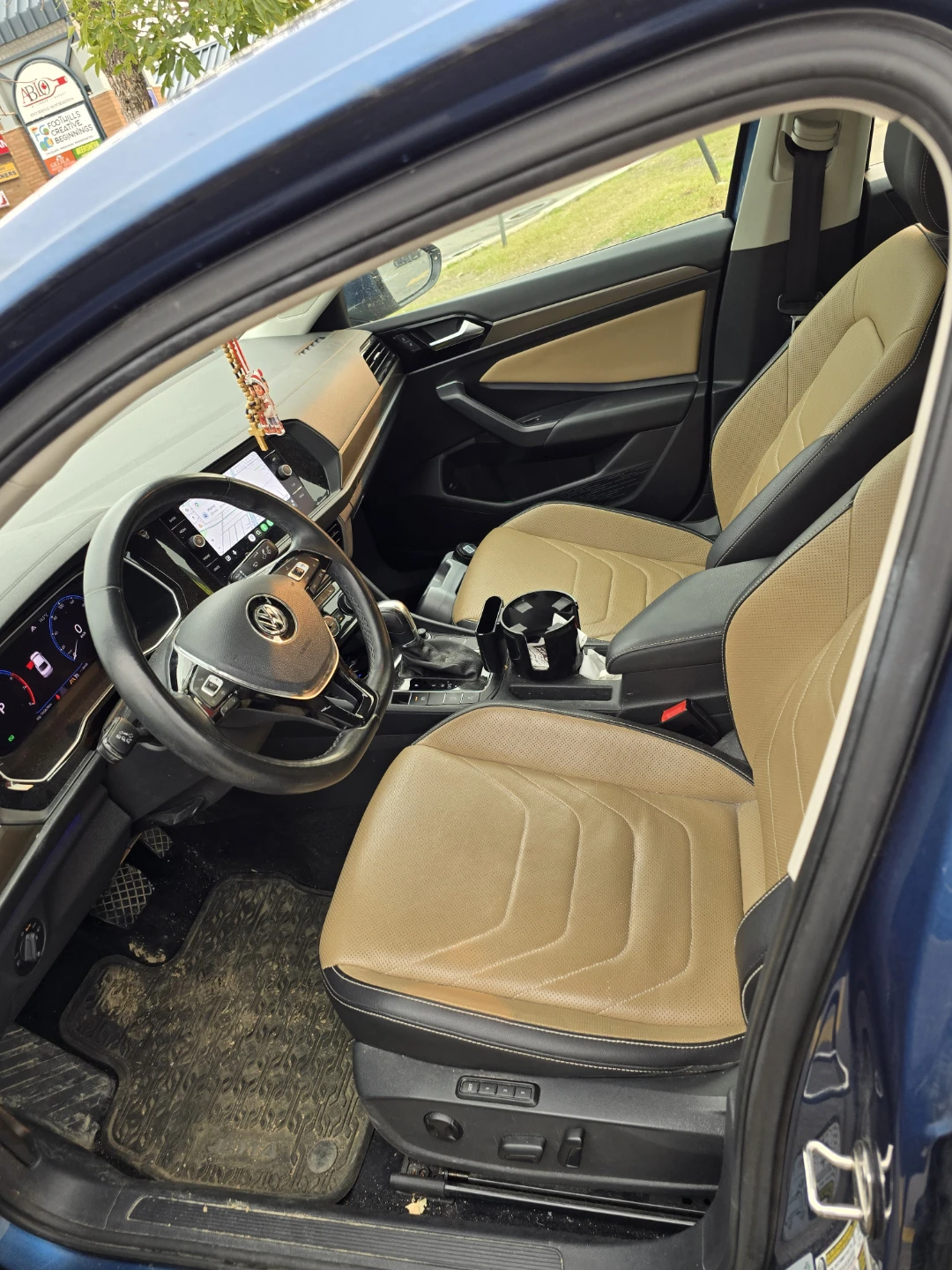 VW Jetta Execline 2019 clean carfax well maintained - photo 3