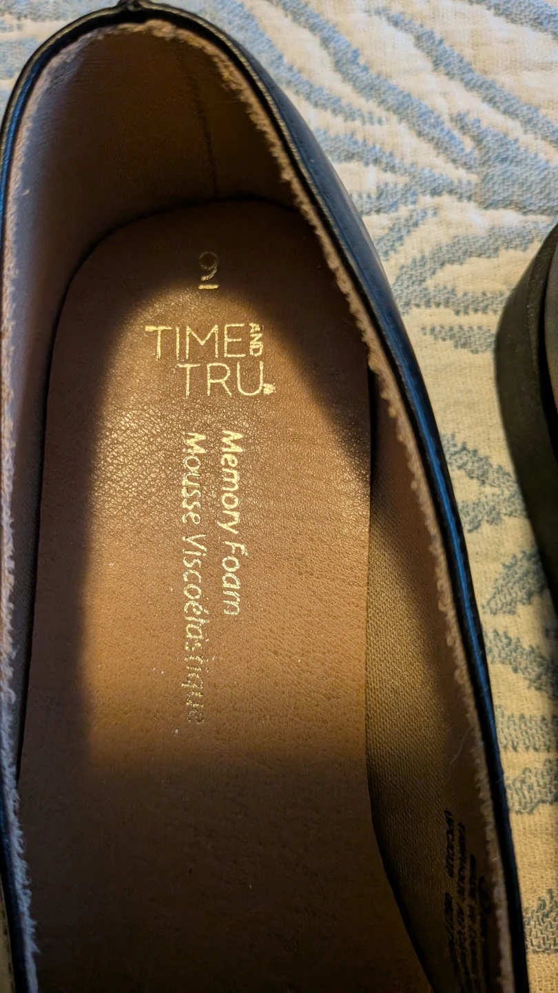 Time and Tru Black Loafers Size 9 - photo 4