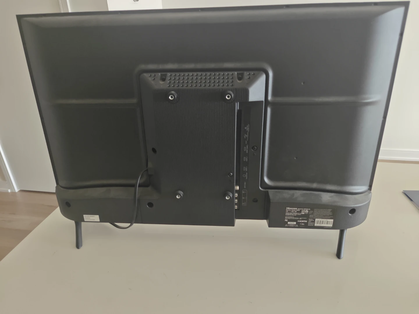 Hisense 32-inch Roku TV - photo 3