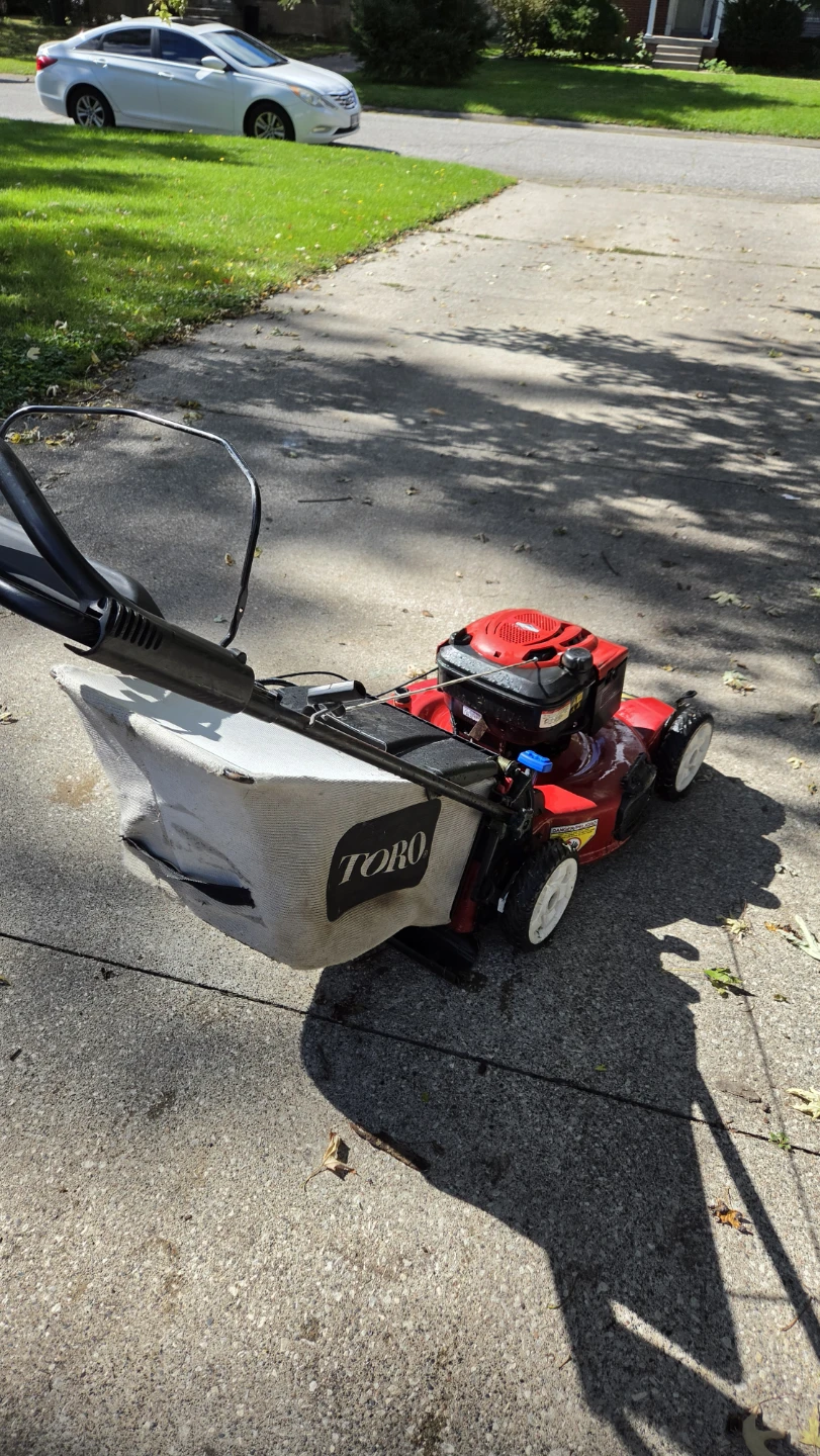 Toro self propelled lawnmower - photo 3
