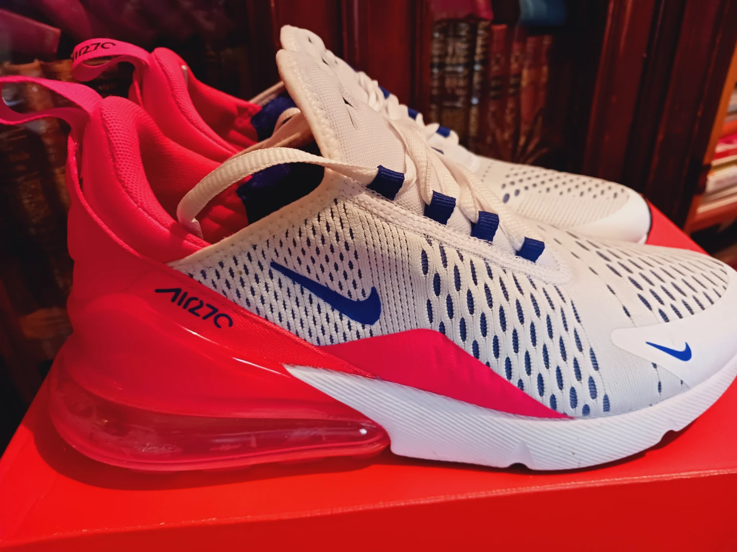 NEW !!! NIKE AIR MAX 270 WOMEN'S  SIZE 8.5 - photo 3