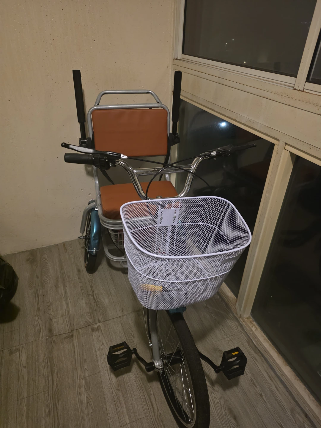 Taxin Tricycle with Seat and Basket - photo 2