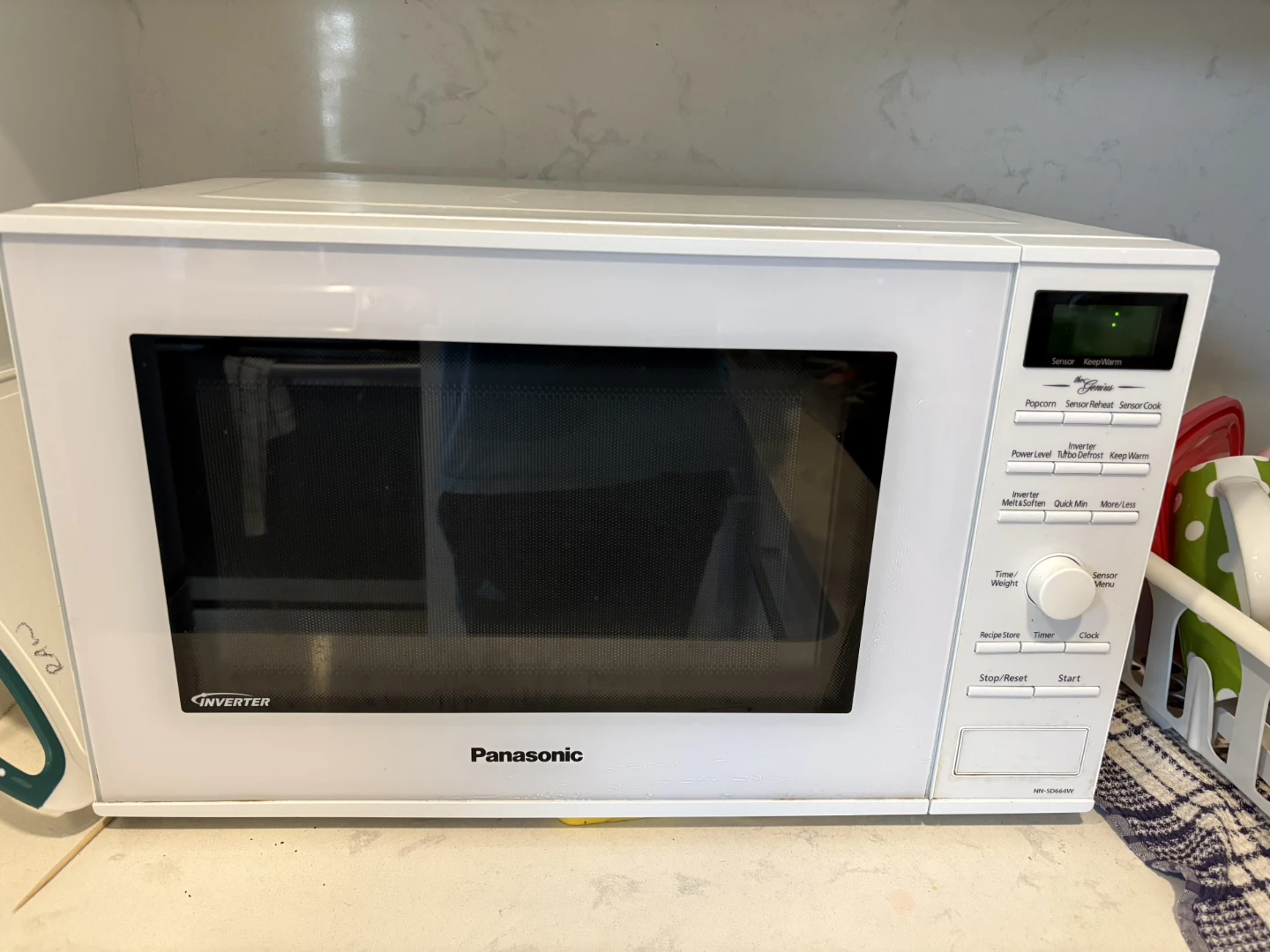 Panasonic The Genius Inverter Microwave NN-SD664W