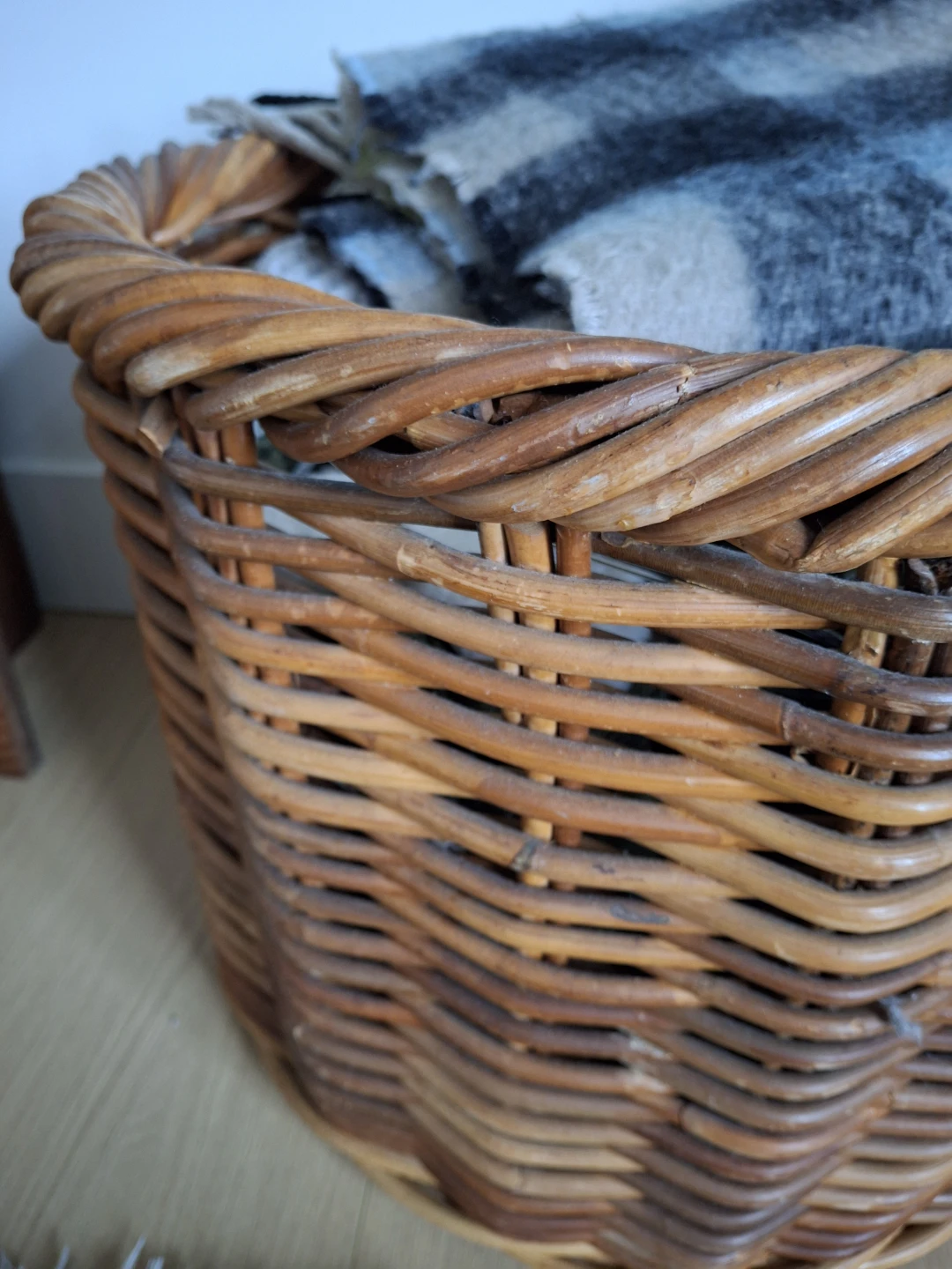 Large Round Wicker Storage Basket - photo 2