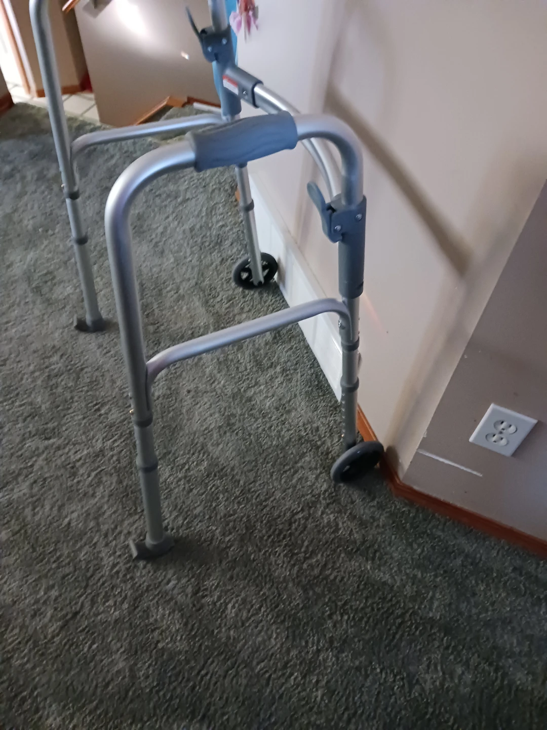 2 Wheel walker - photo 2