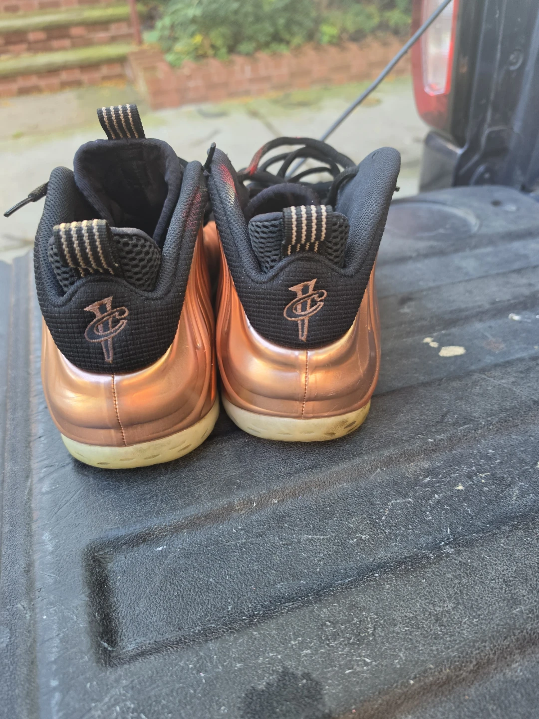 Nike Air Foamposite One Black/Metallic Copper - photo 2