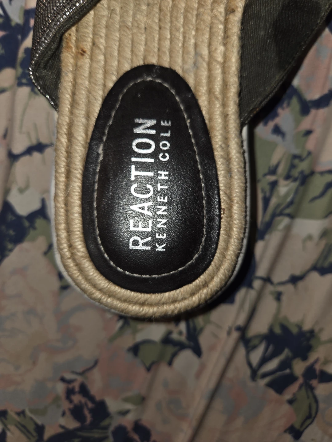 Reaction By Kenneth Cole Copper Sparkle Sandal in a Ladies 7.5 - photo 2