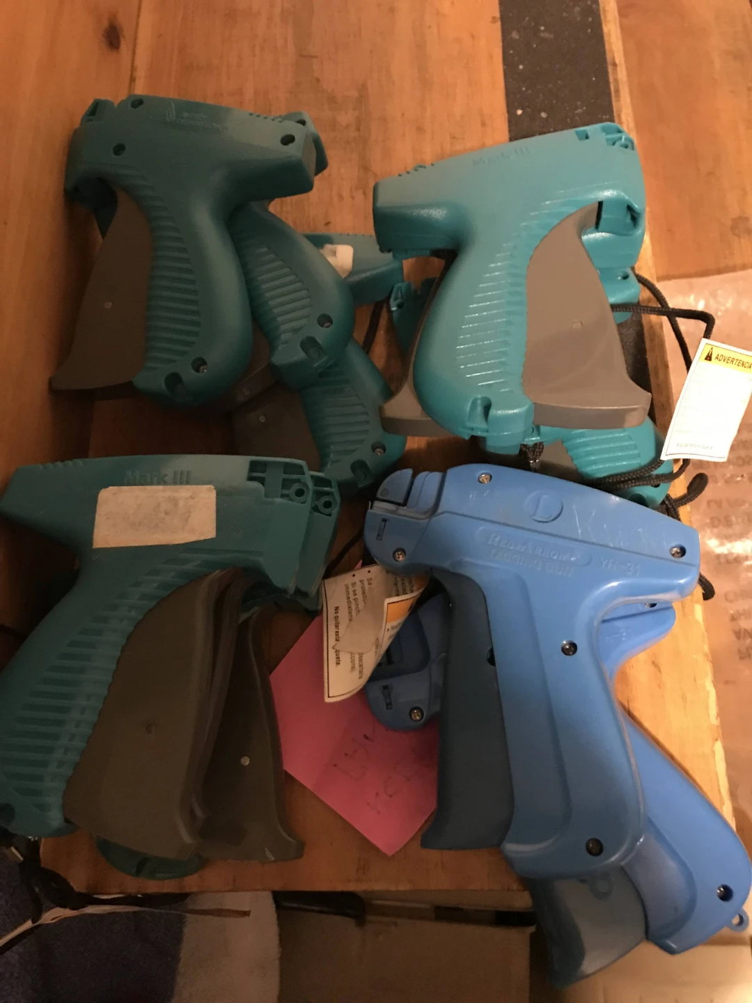 Assorted Tagging Guns all need needles - photo 2