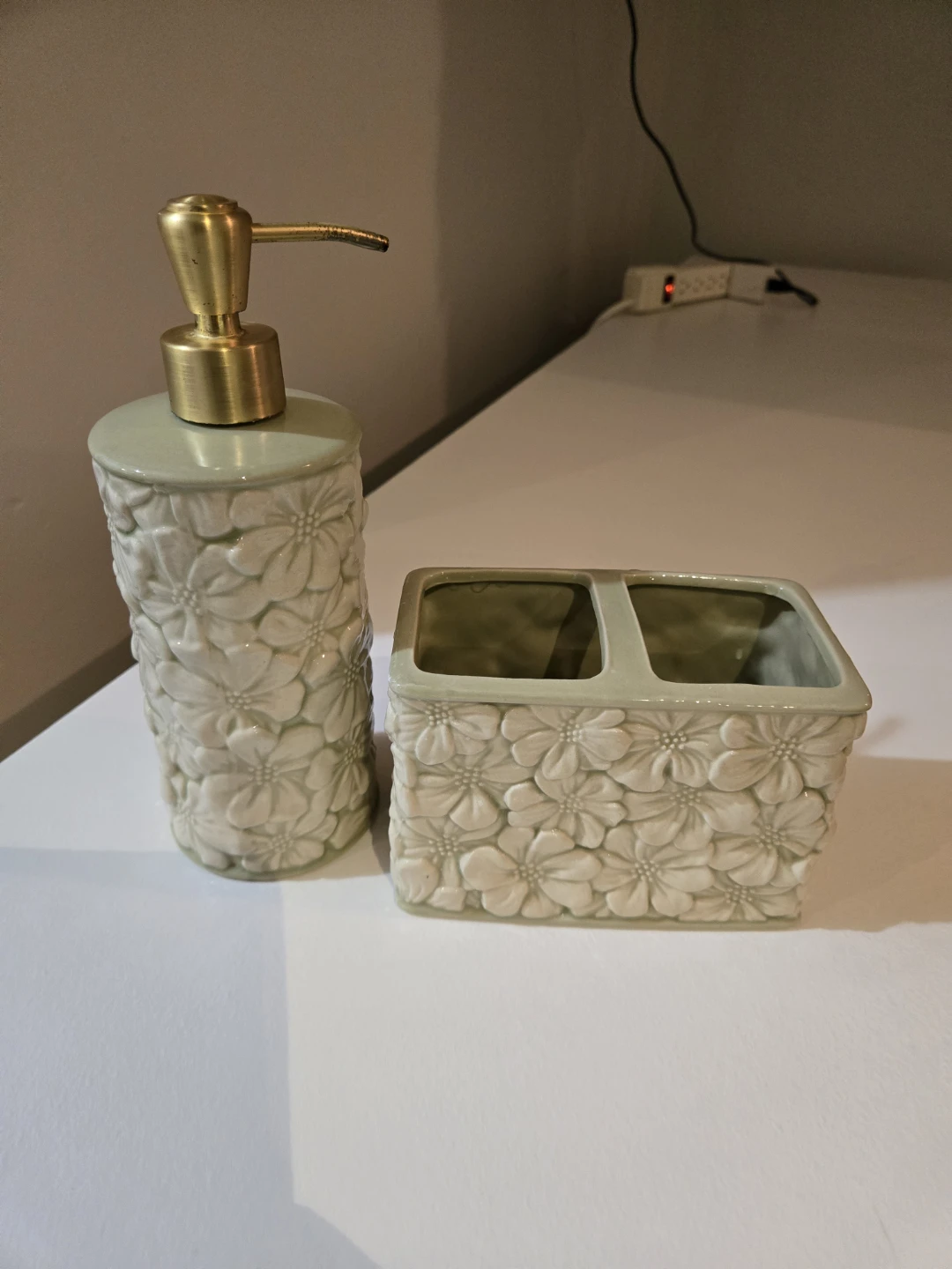 Floral Bathroom Accessory Set