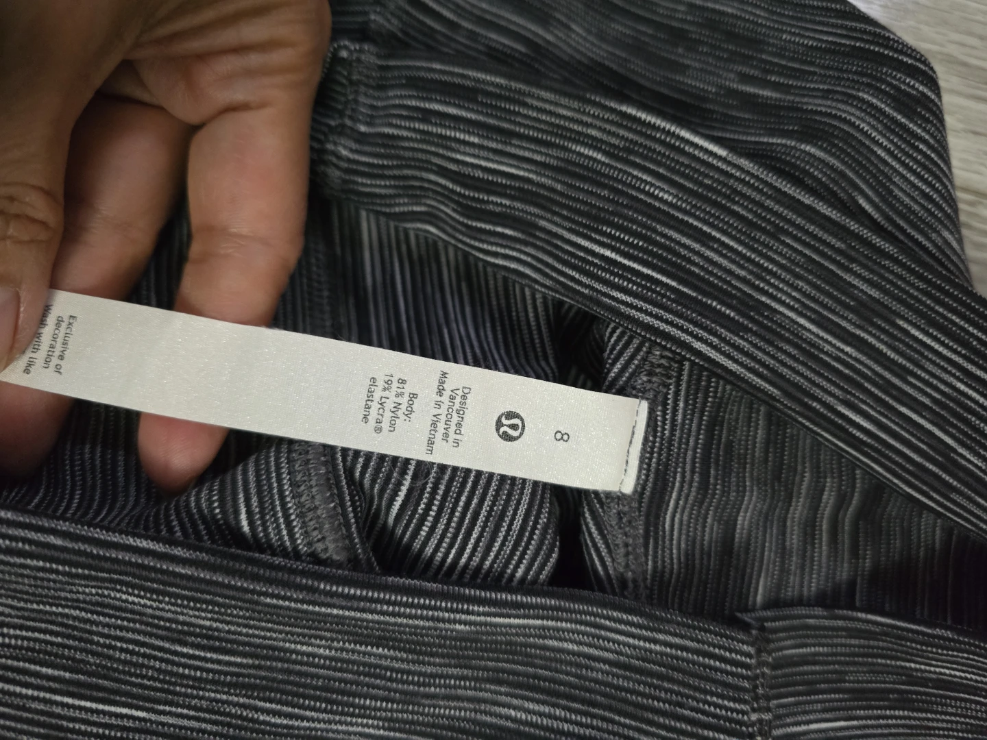 Two pairs of athletic shorts (Lululemon and Aritzia) - photo 3