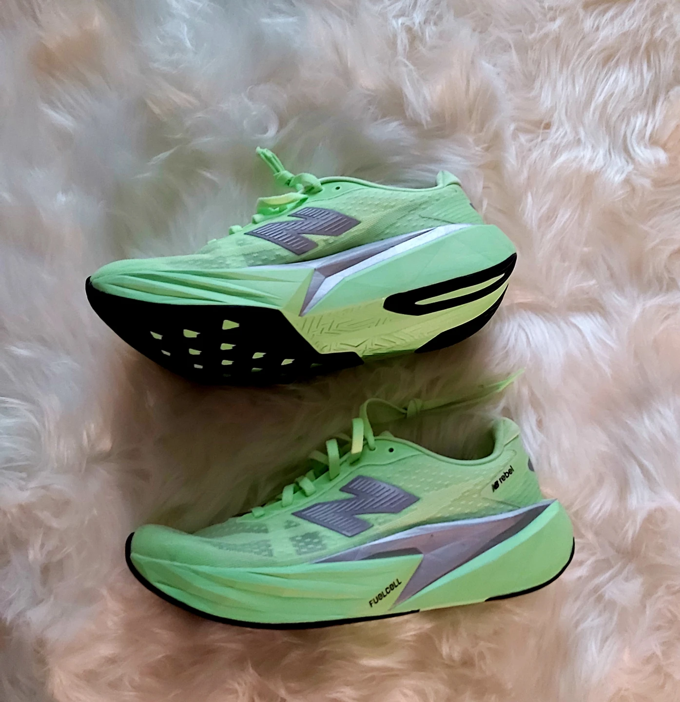 Never worn! 7.5 New Balance FuelCell Rebel V5 - photo 4
