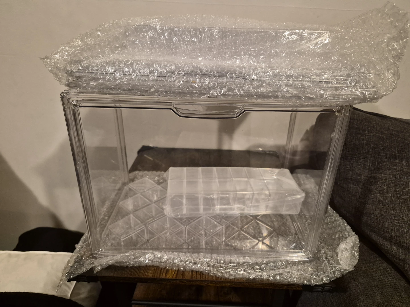 Gudemay Clear Acrylic Display Case with Risers