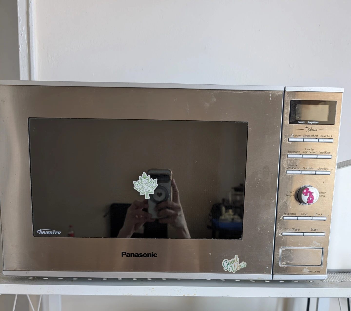Panasonic The Genius Inverter Microwave NN-SD691S
