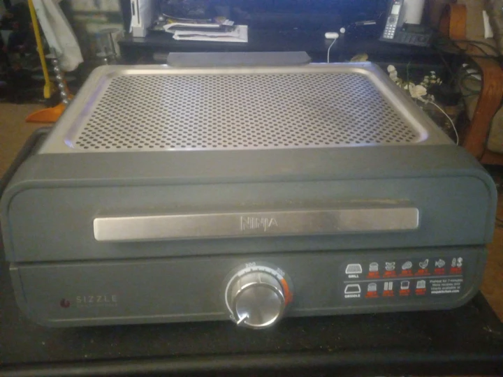 Ninja Sizzle Smokeless Indoor Grill & Griddle