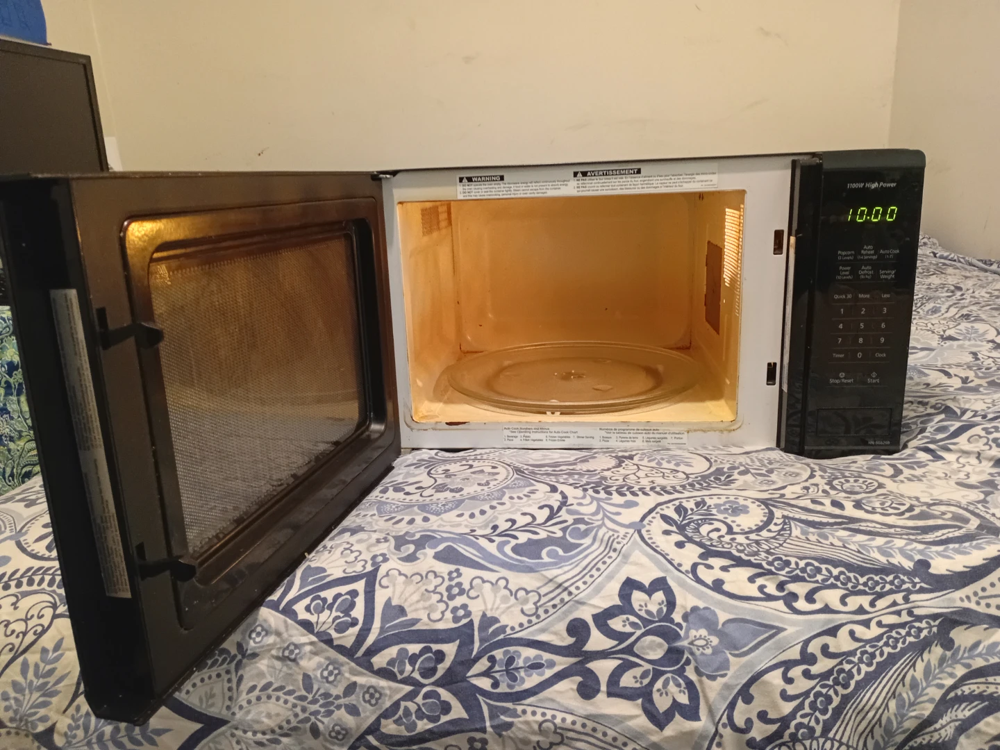 Panasonic 1.3 Cu. Ft. 1100W Microwave - photo 4