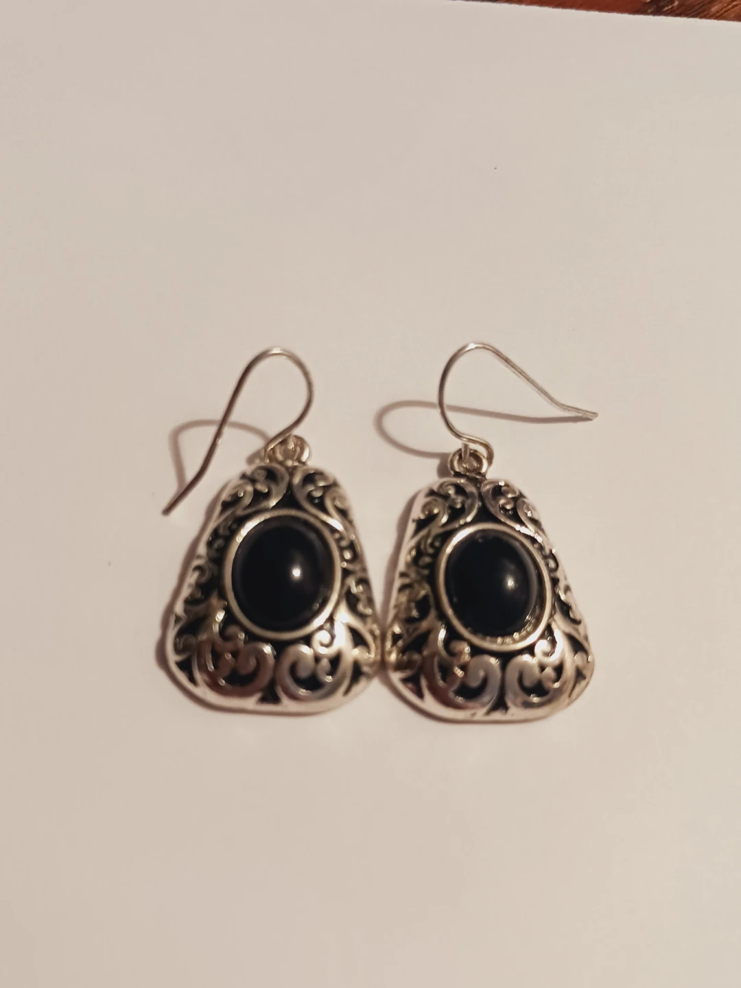 New !!  Cute  Filigree Dangle Earrings with Black Stone Cabochon - photo 3