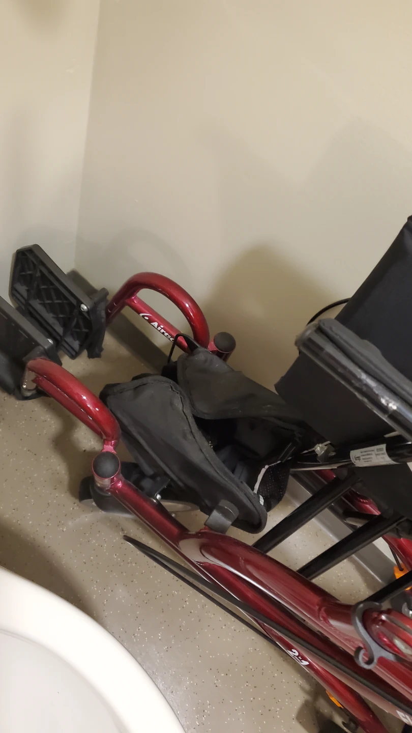 Airgo Fusion 2-in-1 Rollator and Transport Chair - photo 4