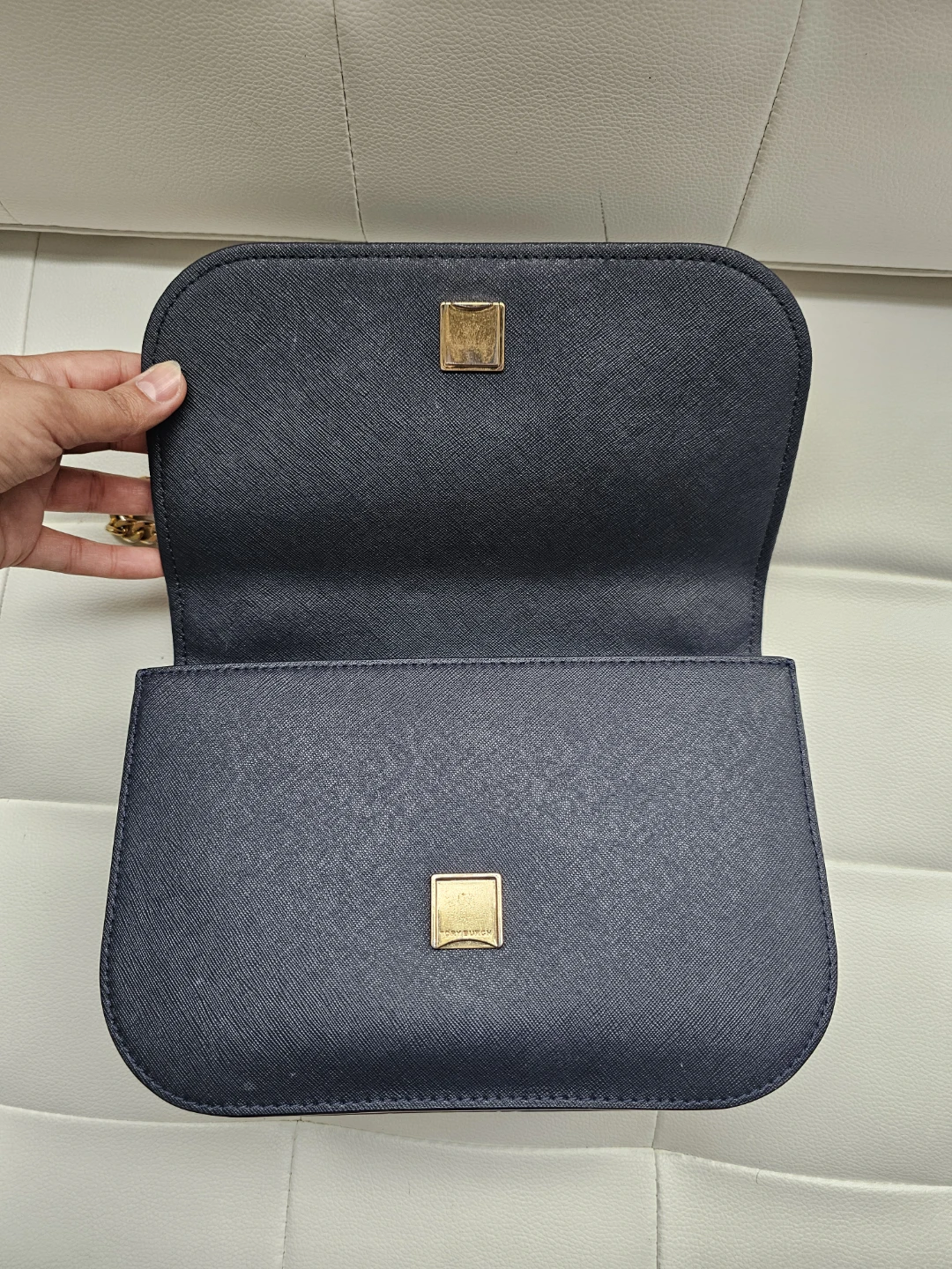 Authentic Tory Burch Navy Blue Leather Chain Bag - PRICE FIRM - photo 5