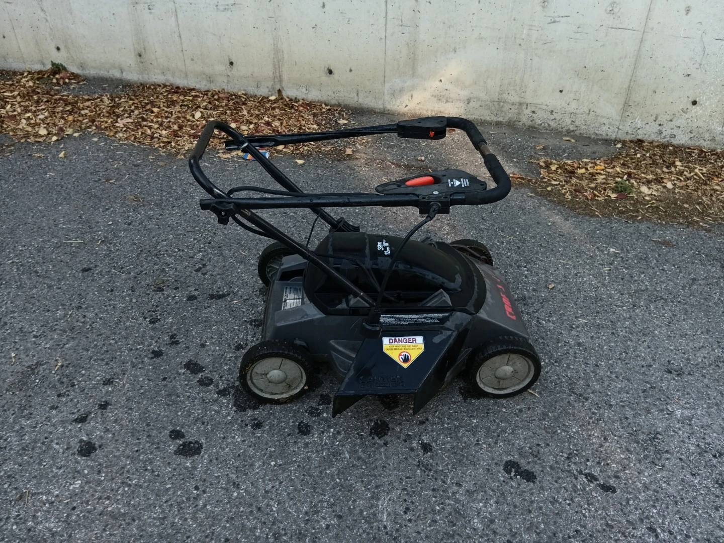 Craftsman Compact 18-inch Electric Lawnmower - photo 5