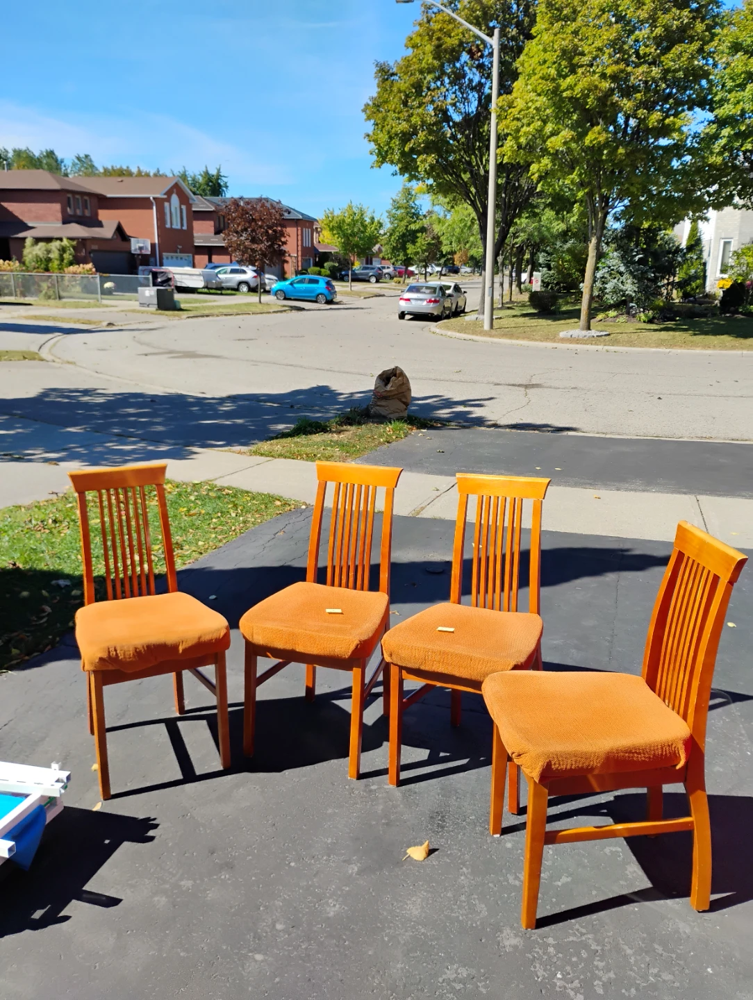Set of 4 wooden dining chairs - photo 2