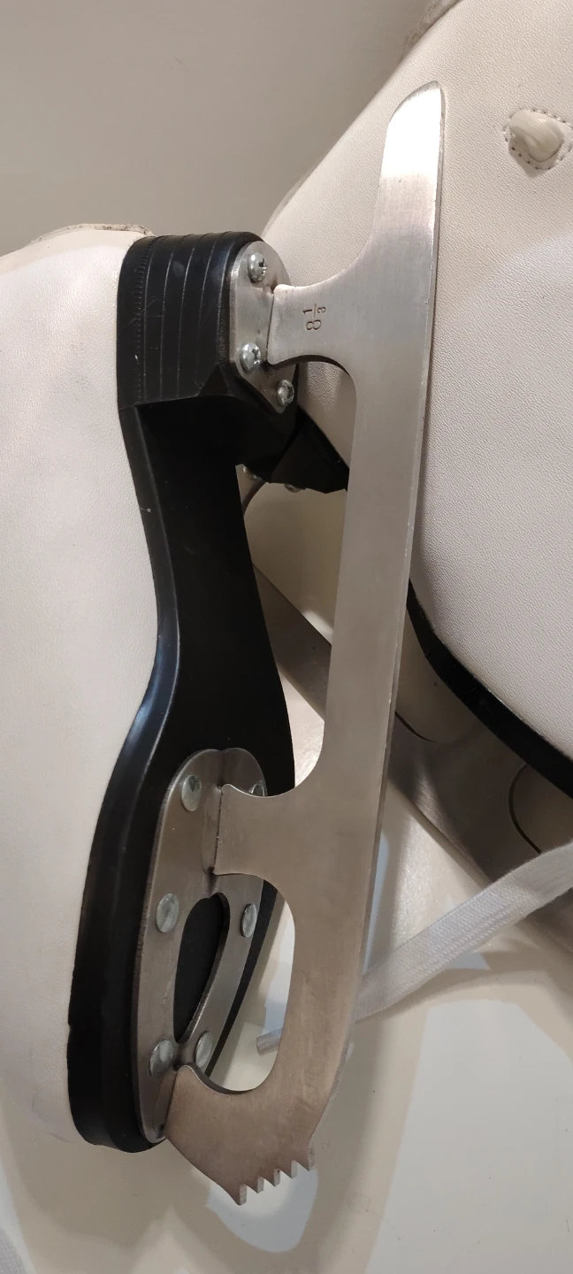 Winnwell White Figure Skates with Protective Gear - photo 4