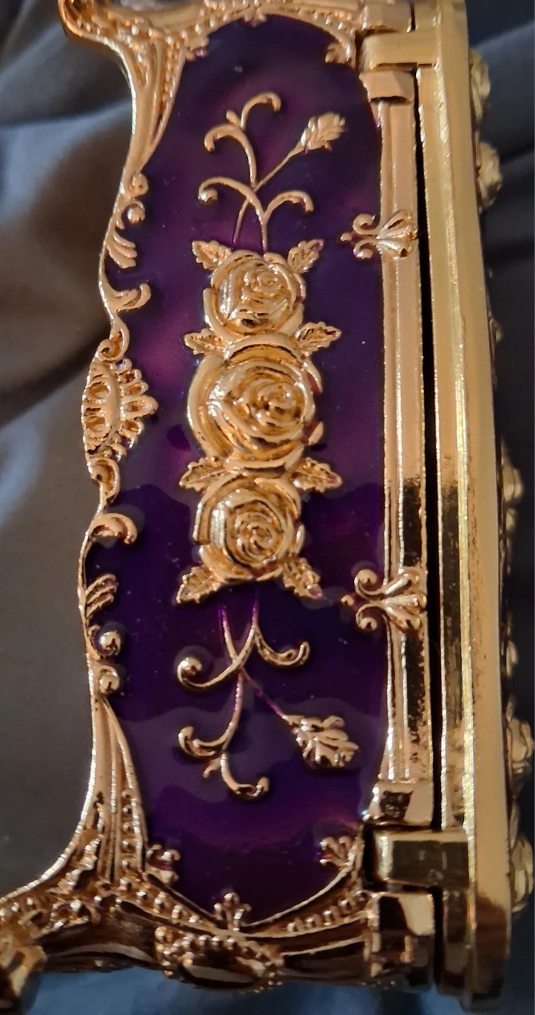 Assorted Fashion Earrings and Decorative Case - photo 5