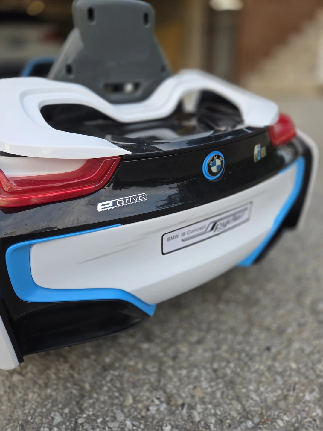 BMW i8 Concept Spyder Electric Ride-On Car - photo 2