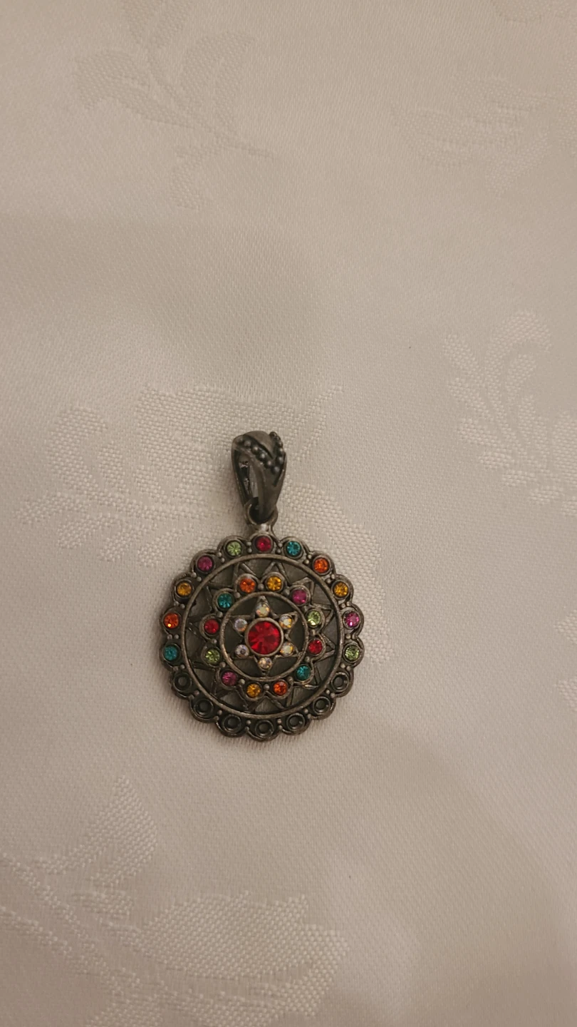 Circular Rainbow Rhinestone Pendant - photo 3