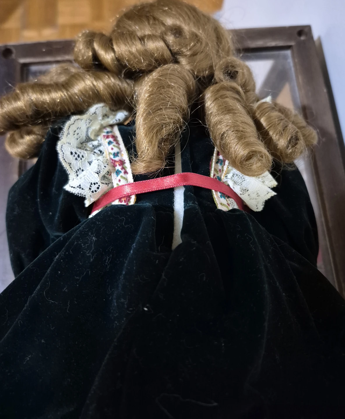 Vintage Porcelain Collector Doll - photo 3
