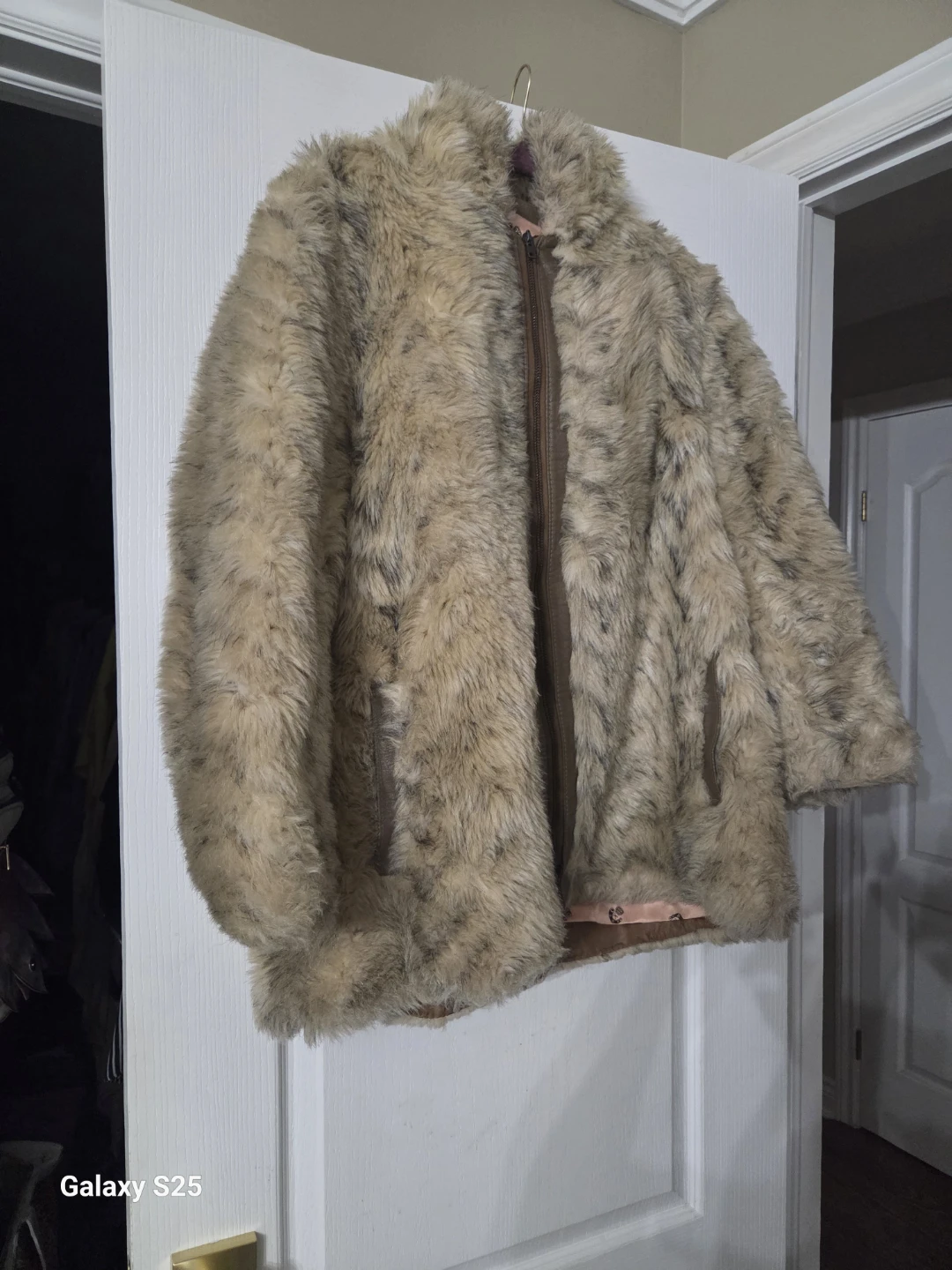 Faux Fur Hooded Jacket - photo 3