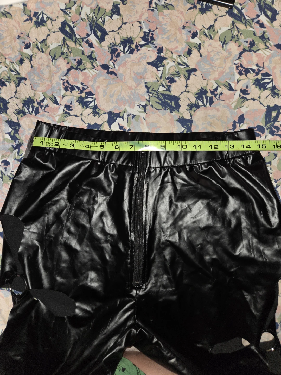 Chicme Faux-Leather Cut-Out W/ Rings in a Ladies L - photo 3