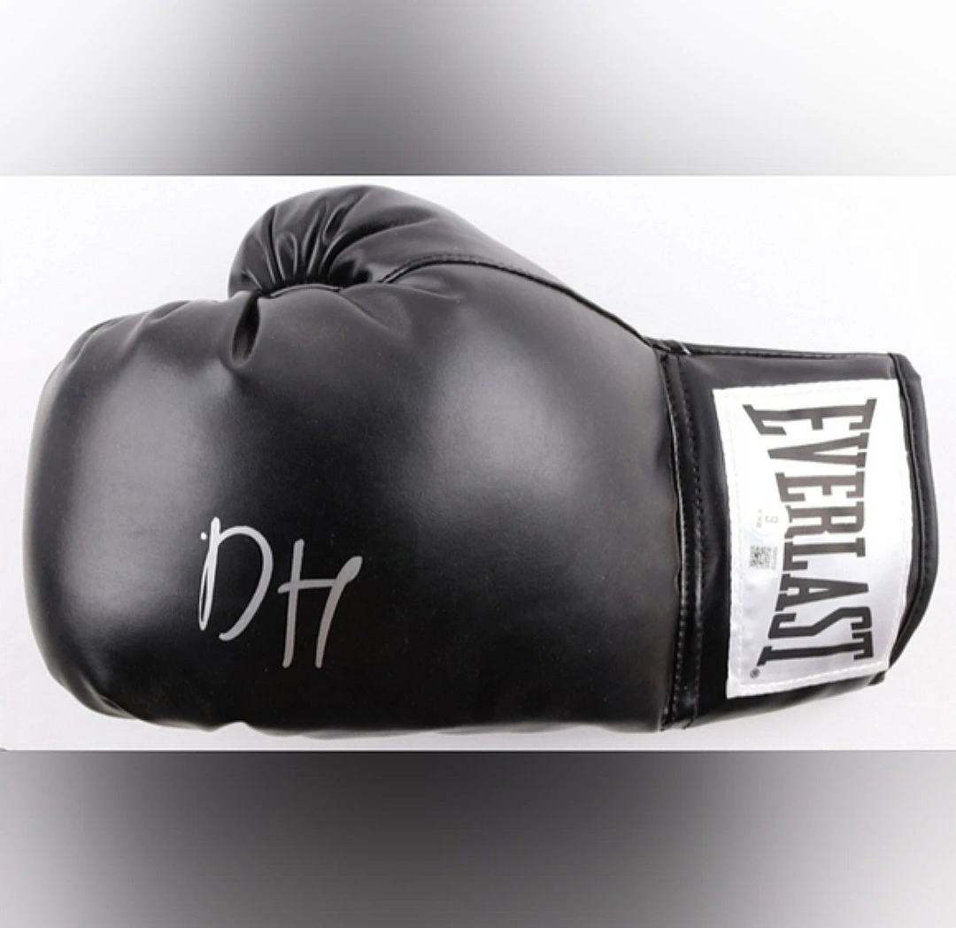 Everlast Autographed Devin Haney Boxing Glove