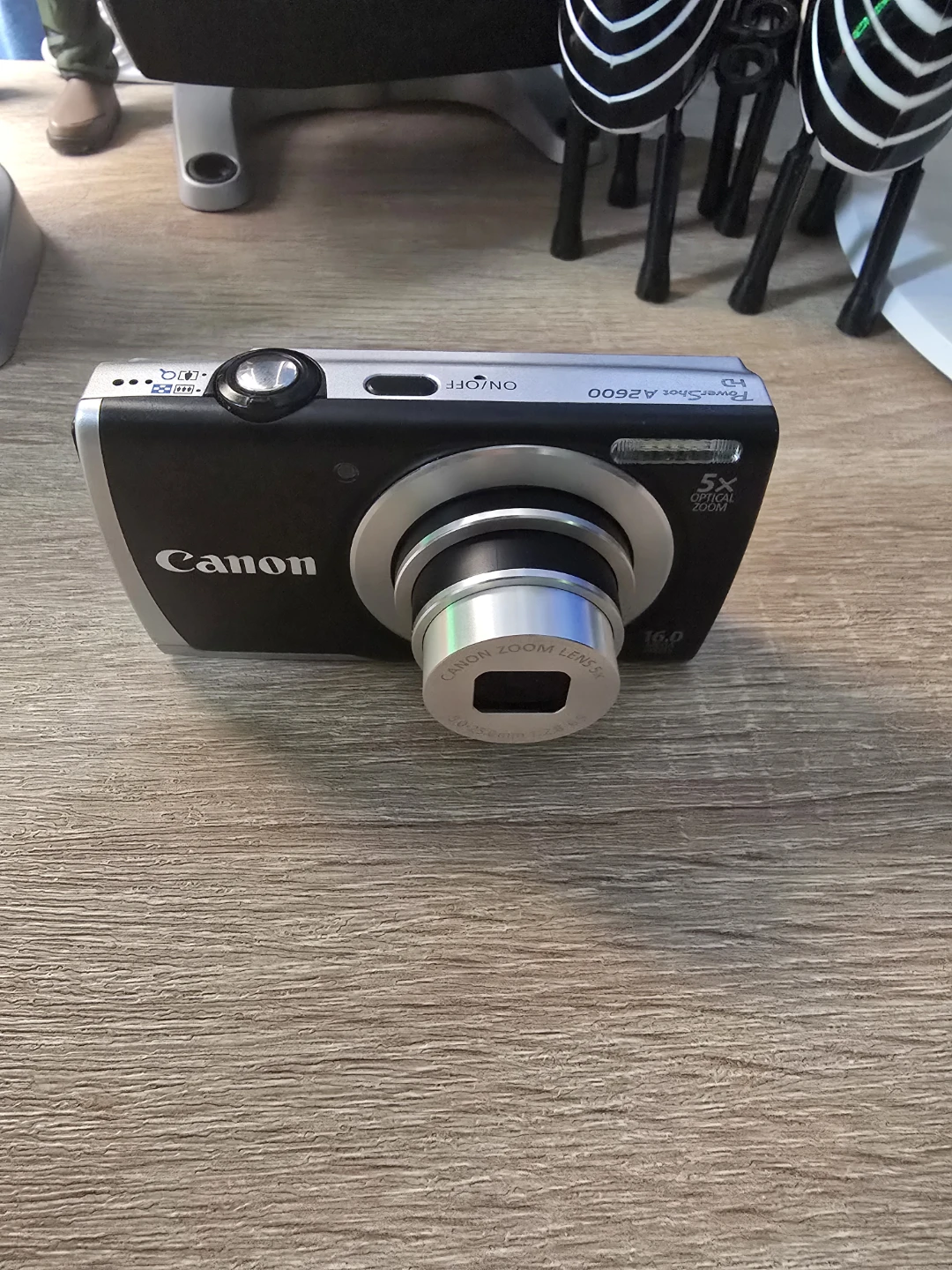 Canon PowerShot A2600 Digital Camera(lost charger