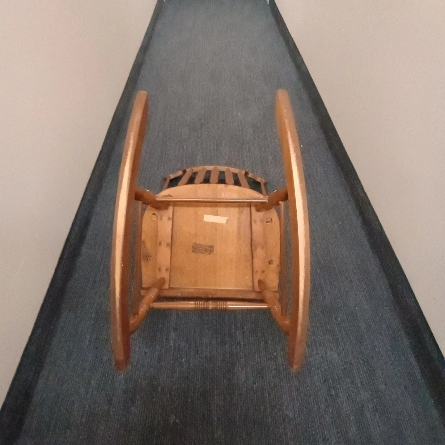Classic wooden rocking chair - photo 5