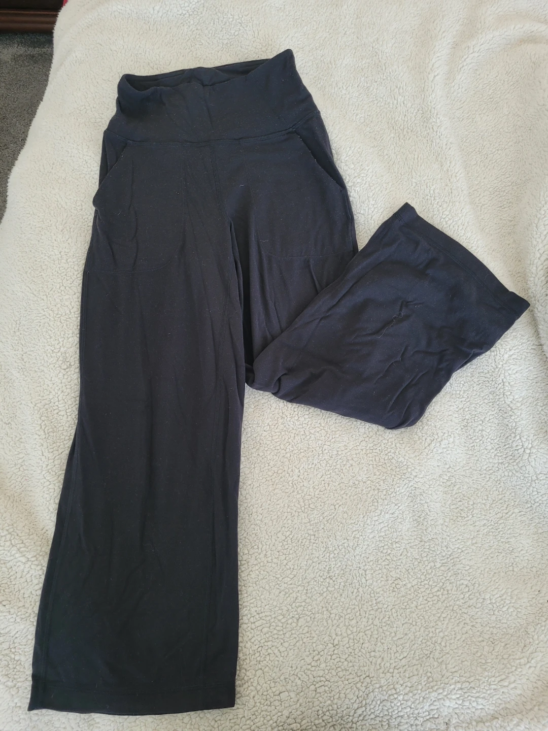 Lululemon yoga pants size 2