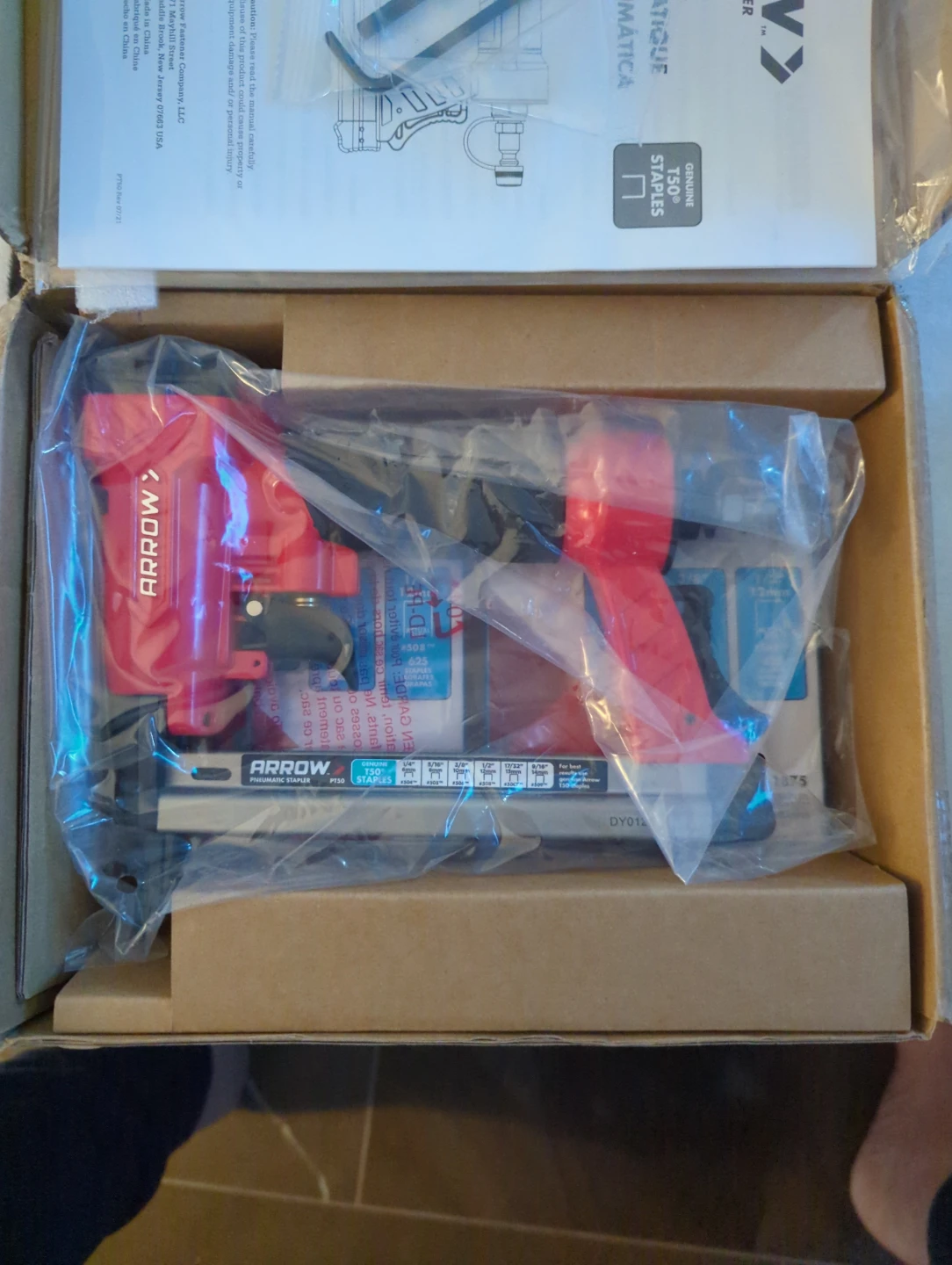 Arrow Pneumatic Stapler with 3750 Staples PT50KITAM - photo 2
