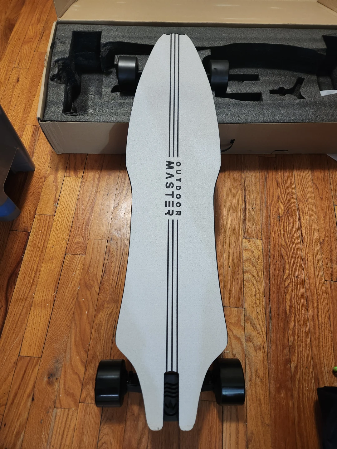 Outdoor Master Electric Skateboard