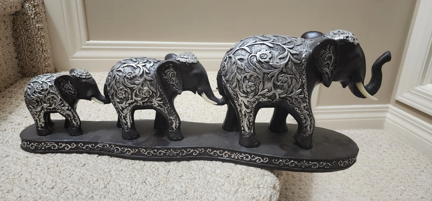 Elephant Family Decorative Figurine