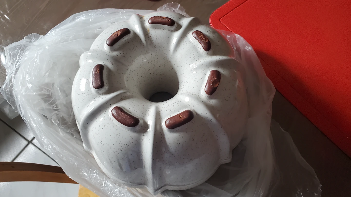 Ceramic Bundt Pan with Floral Detail - photo 2