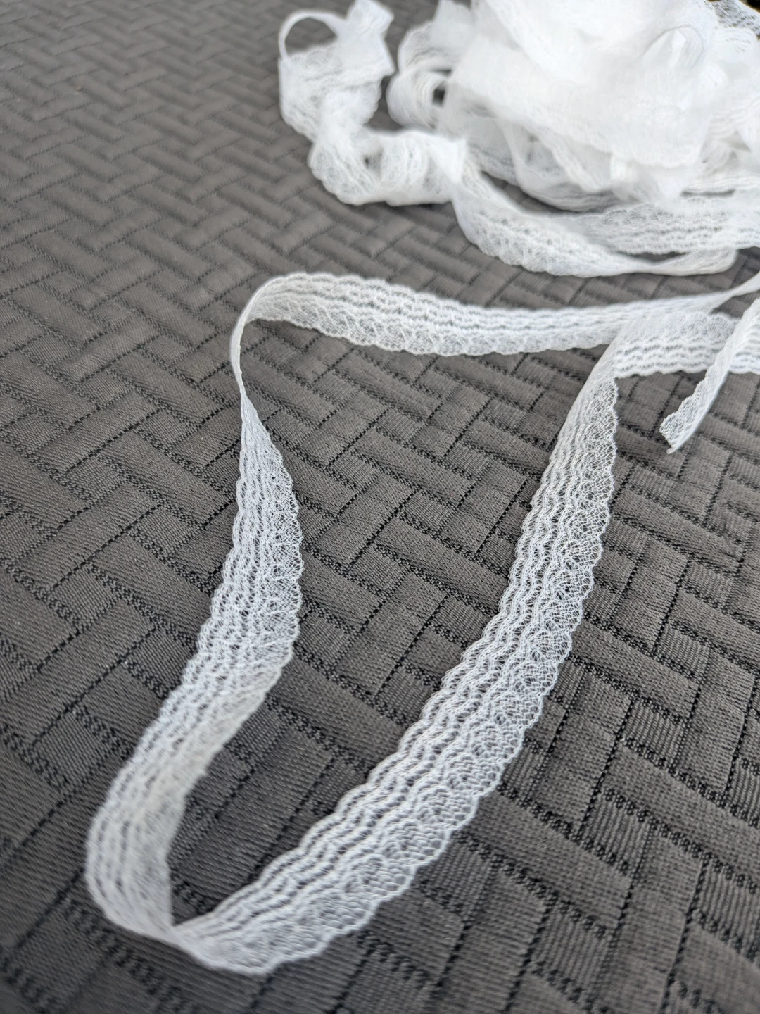 Vintage sheer white lace trim - 5 yards for $3 - photo 5