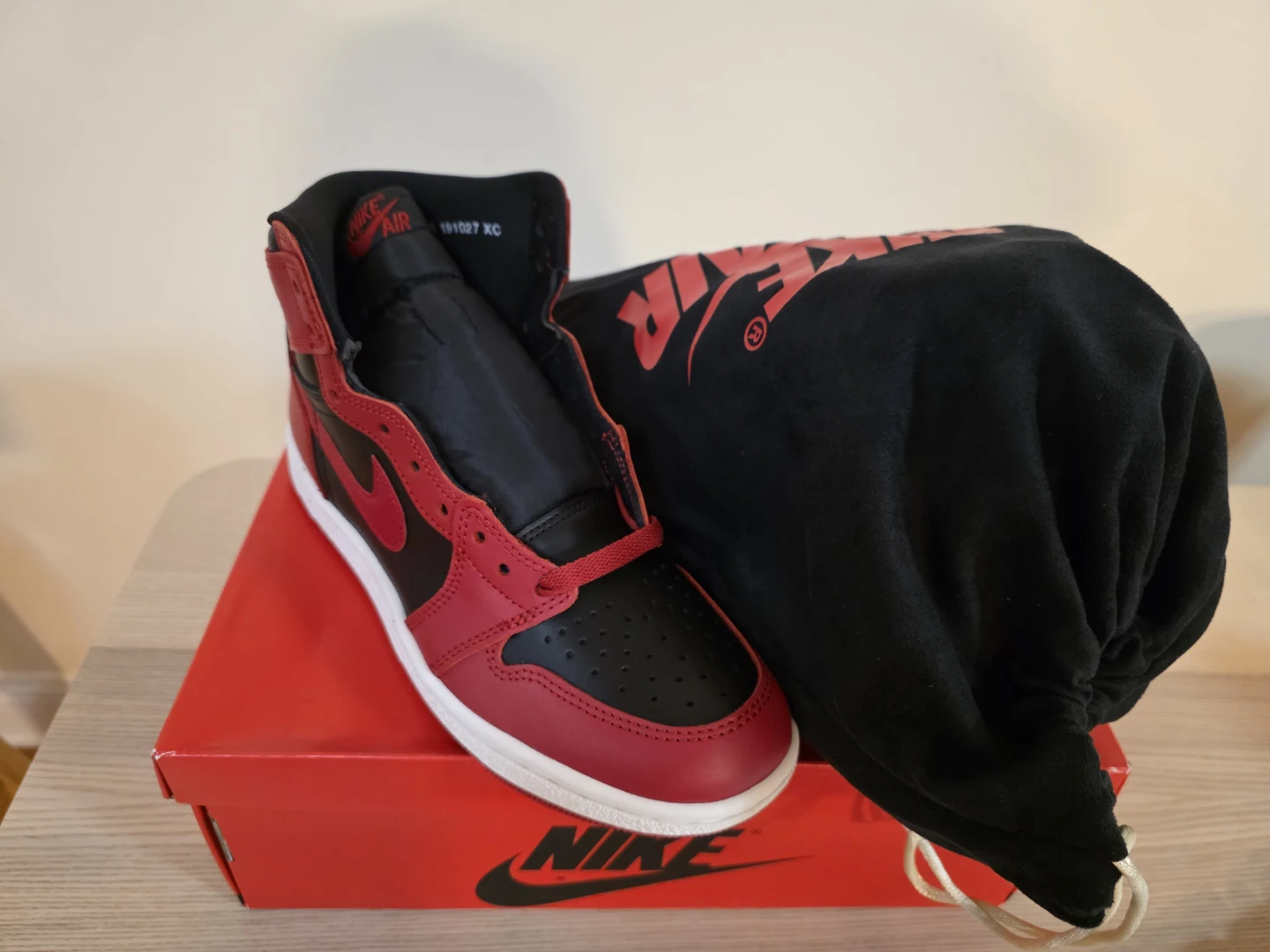 Nike Air Jordan 1 Hi 85 Varsity Red/Black