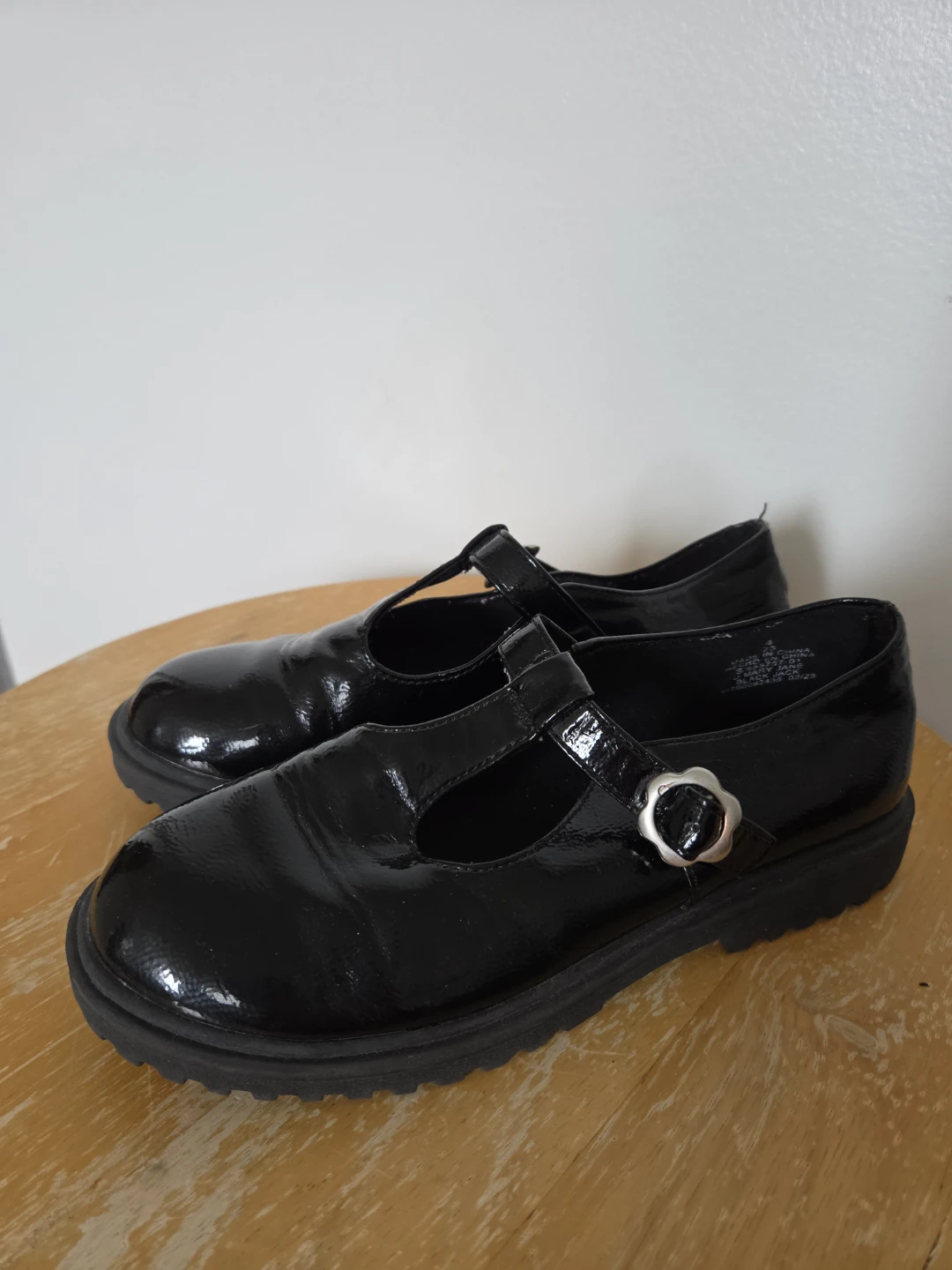 Old Navy Black Mary Jane Shoes Size 4