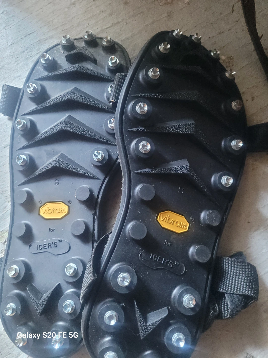 Icer's Vibram Ice Cleats Size Small