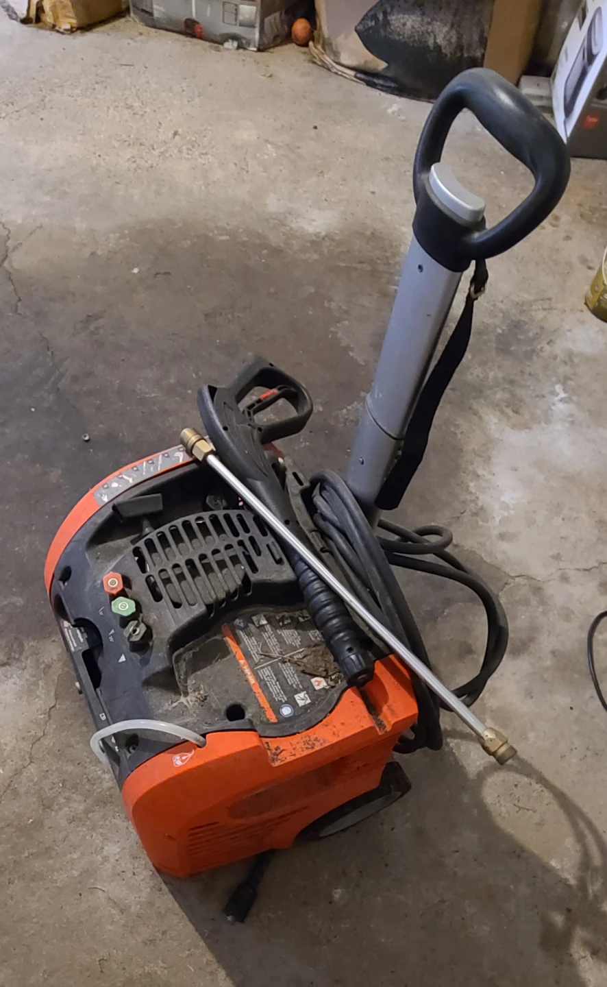 Husky 2200 PSI Portable Pressure Washer - photo 3